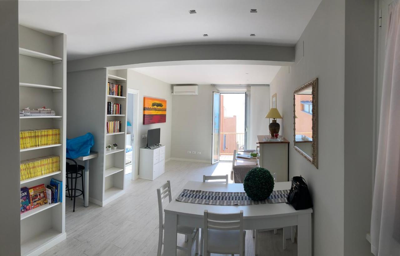 Rosso Tramonto Luxury-White- Ladispoli, Lungomare Regina Elena 58 Villa Bagian luar foto