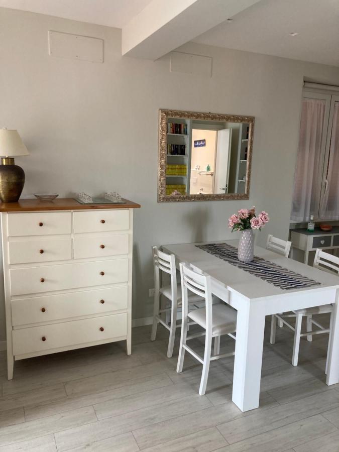 Rosso Tramonto Luxury-White- Ladispoli, Lungomare Regina Elena 58 Villa Bagian luar foto
